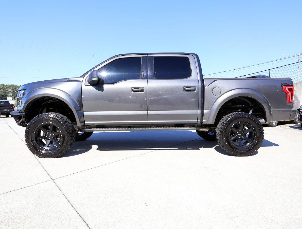 Used 2017 Ford F150 XLT w/ Equipment Group 302A Luxury AWD/4WD image 3