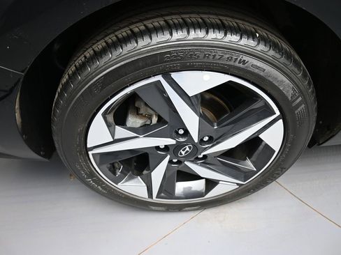 Used 2023 Hyundai Elantra SEL w/ Convenience Package image 12