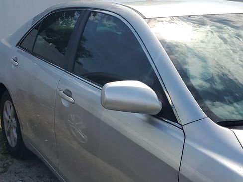 Used 2011 Toyota Camry LE w/ LE Extra-Value Pkg FWD image 3