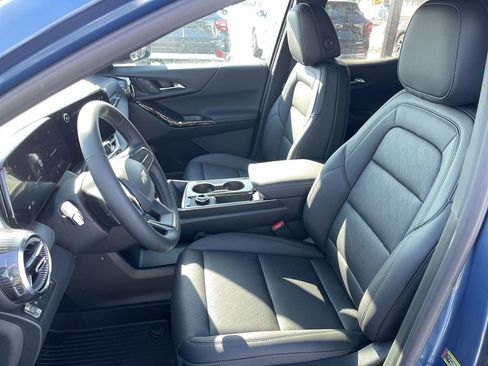 New 2026 Chevrolet Equinox LT w/ Convenience Package II image 11