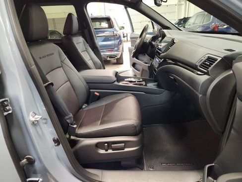 Certified 2025 Honda Ridgeline Black Edition image 32