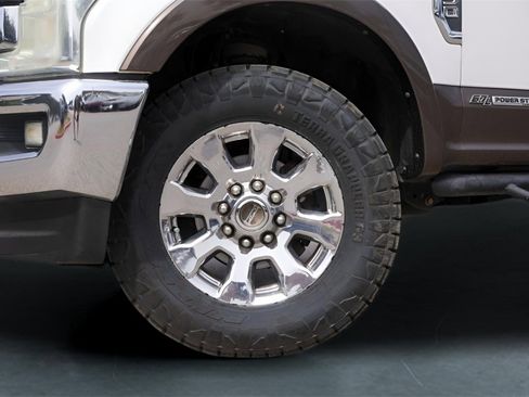 Used 2017 Ford F250 Lariat w/ Lariat Ultimate Package image 4