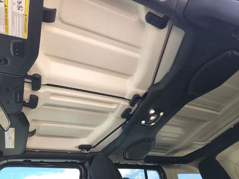 Used 2021 Jeep Wrangler Unlimited Rubicon AWD/4WD image 17