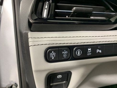 Used 2025 Acura MDX w/ Advance Package image 17