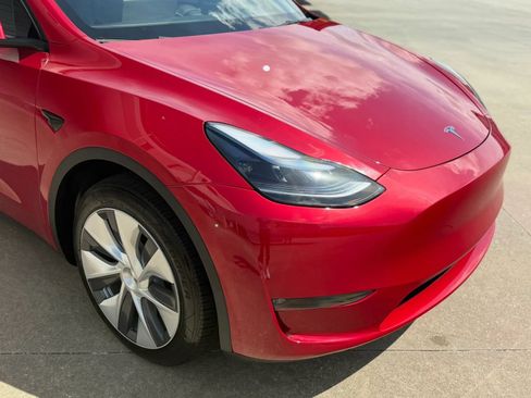 Used 2023 Tesla Model Y Long Range AWD/4WD image 5