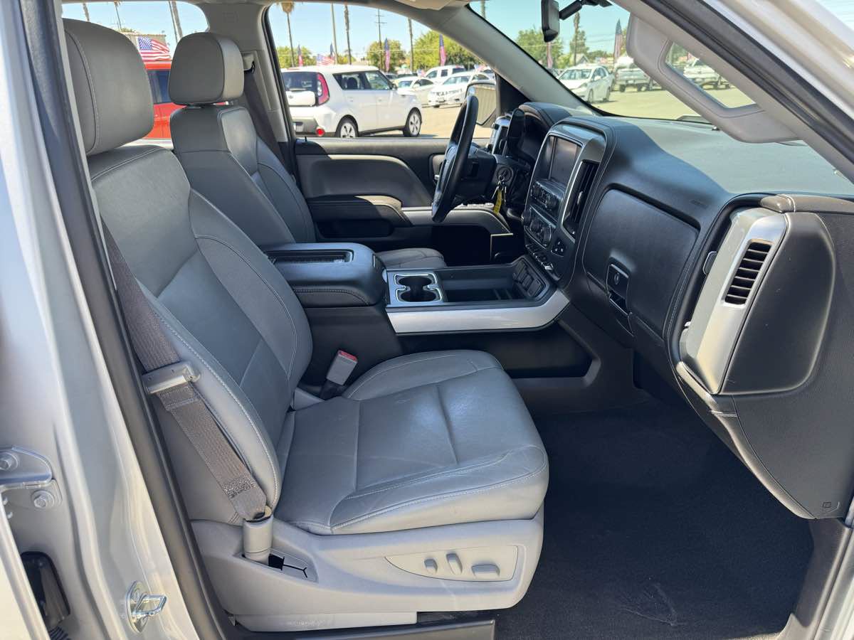 Used 2017 Chevrolet Silverado 1500 LTZ Z71 w/ LTZ Plus Package AWD/4WD image 13
