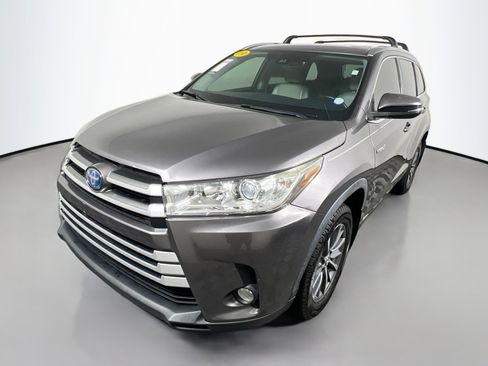 Used 2019 Toyota Highlander XLE image 9