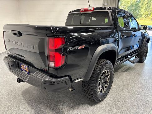 Used 2025 Chevrolet Colorado ZR2 w/ Technology Package AWD/4WD image 7