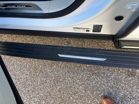 Used 2025 Land Rover Range Rover Long Wheelbase SE image 9