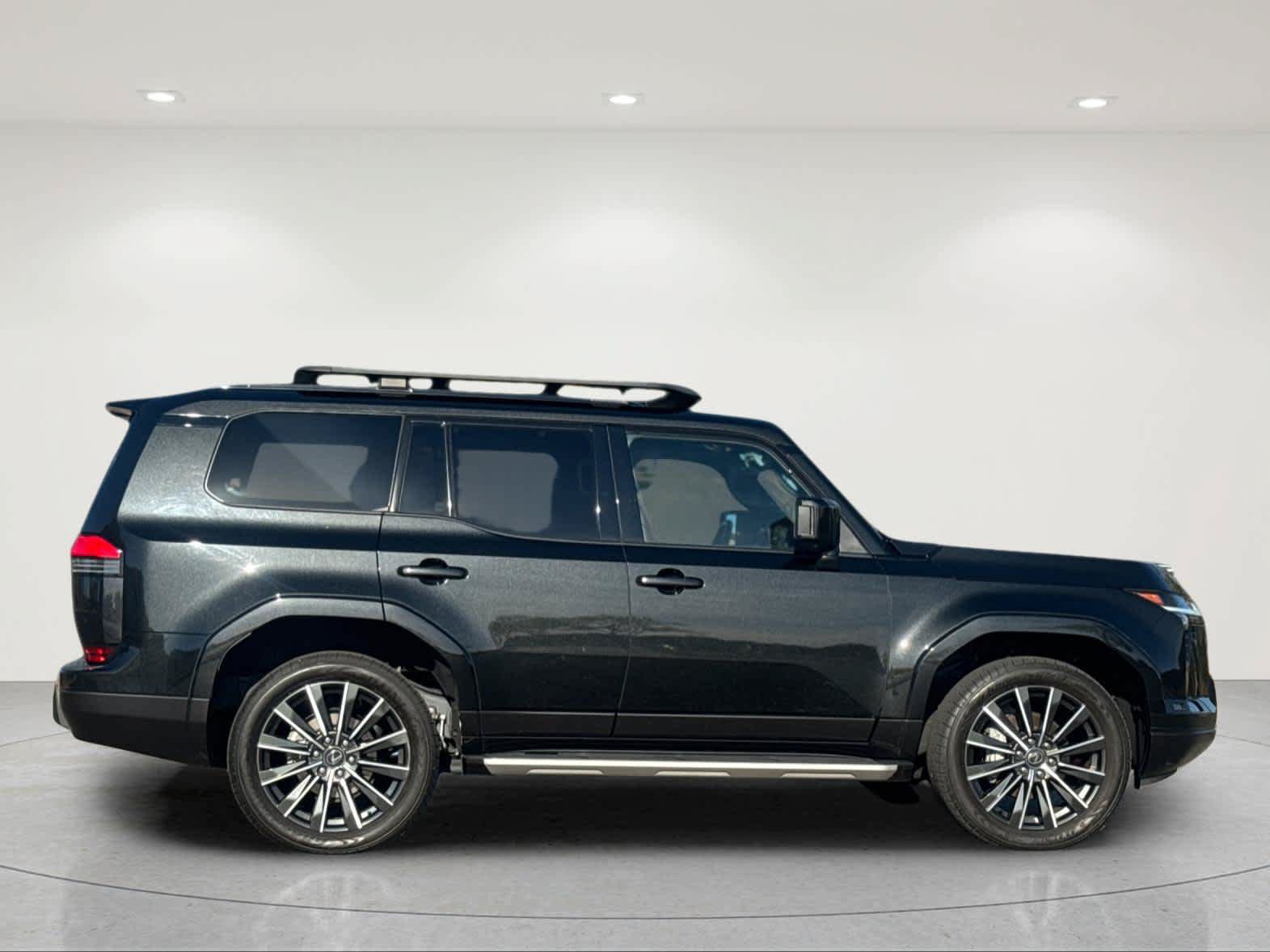 Used 2024 Lexus GX 550 w/ Accessory Package (31) AWD/4WD image 7