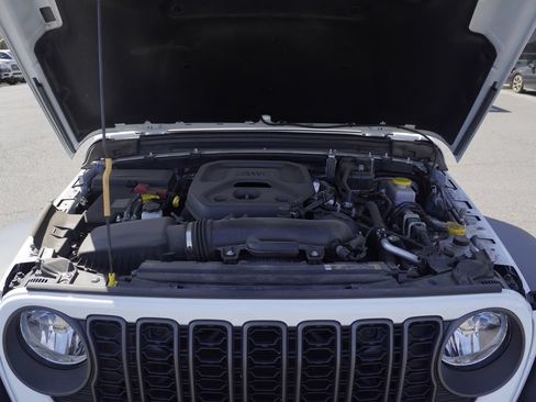 Used 2025 Jeep Wrangler Unlimited Sport AWD/4WD image 6