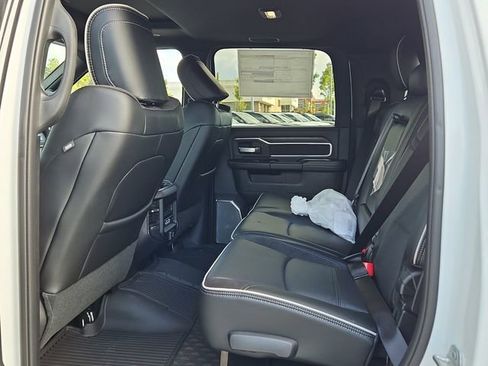 New 2026 RAM 2500 Laramie AWD/4WD image 7
