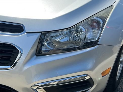 Used 2016 Chevrolet Cruze LT image 11