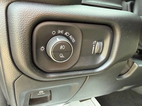 Used 2023 RAM 1500 Big Horn AWD/4WD image 15