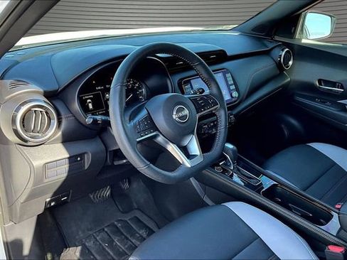 Used 2024 Nissan Kicks SR w/ SR Premium Package FWD image 16