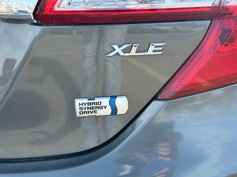 Used 2013 Toyota Camry XLE image 9