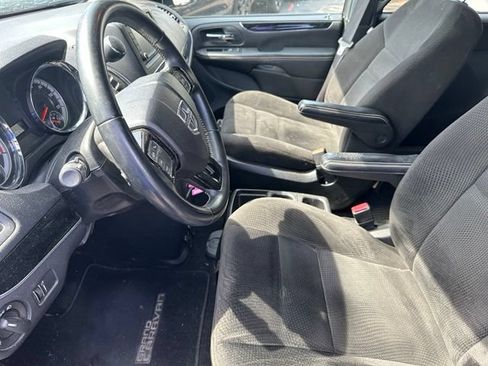 Used 2017 Dodge Grand Caravan SE FWD image 13