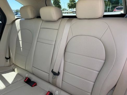 Used 2021 Mercedes-Benz GLC 300 image 21