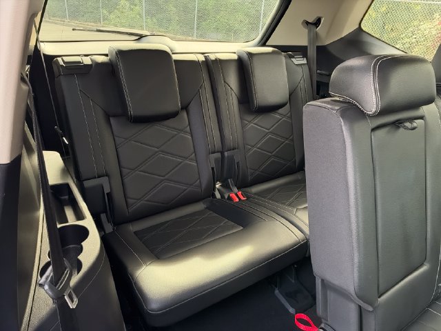 Used 2025 Volkswagen Atlas SE FWD image 12