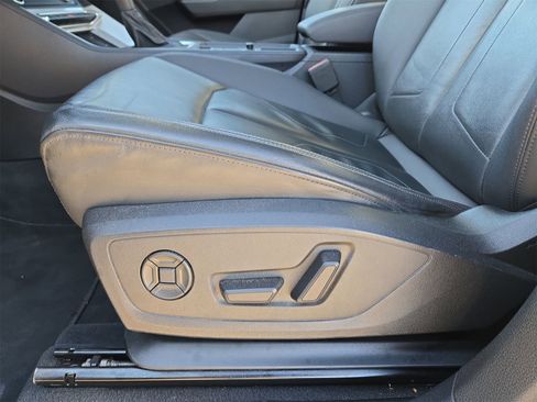 Used 2024 Audi Q3 2.0T Premium image 17