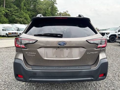 Used 2023 Subaru Outback Premium AWD/4WD image 4