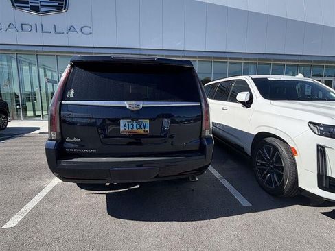 Used 2018 Cadillac Escalade Platinum AWD/4WD image 4
