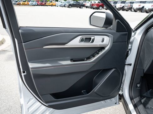 New 2026 Ford Explorer Active RWD image 16