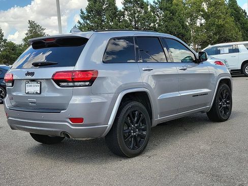 Used 2020 Jeep Grand Cherokee Altitude RWD image 13