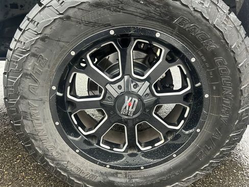 Used 2015 Ford F150 Lariat w/ Equipment Group 502A Luxury image 12