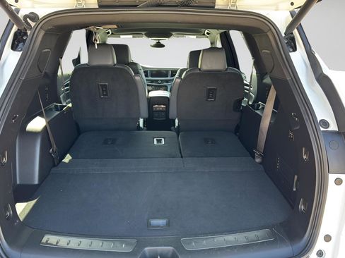 Used 2024 Buick Enclave Premium image 25