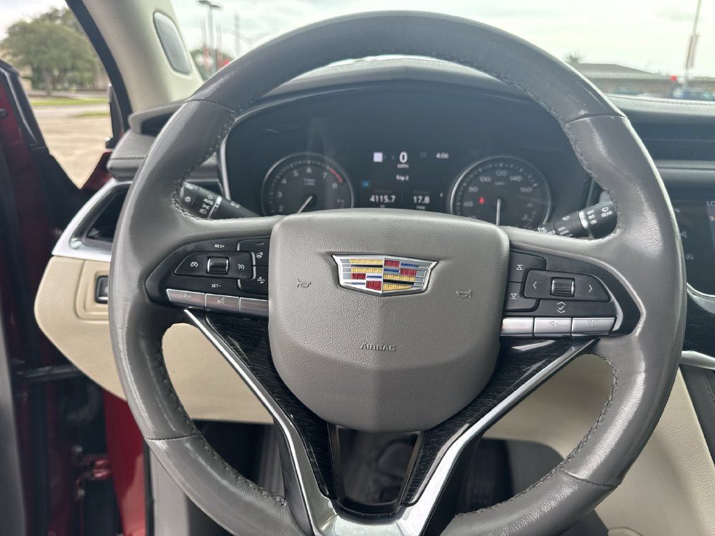 Used 2023 Cadillac XT6 Premium Luxury w/ Technology Package FWD image 16