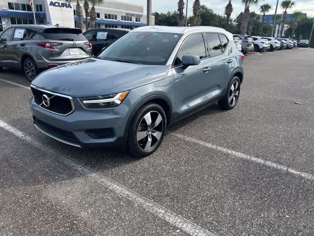 Used 2020 Volvo XC40 T5 Momentum w/ Protection Package Premier AWD/4WD image 2