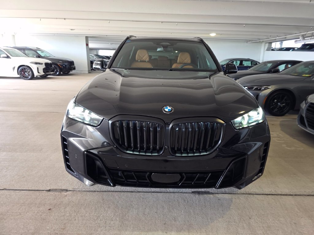 New 2026 BMW X5 M60i RWD image 2