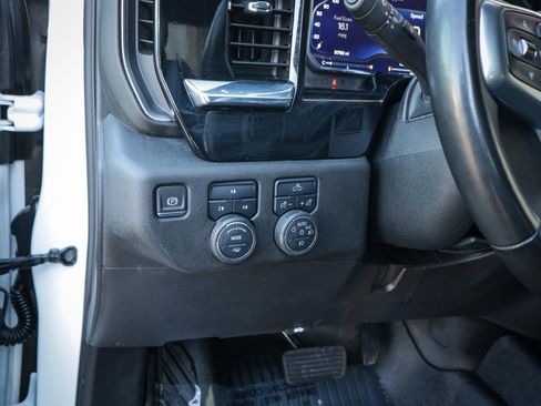 Used 2024 Chevrolet Silverado 2500 LT w/ Convenience Package image 21