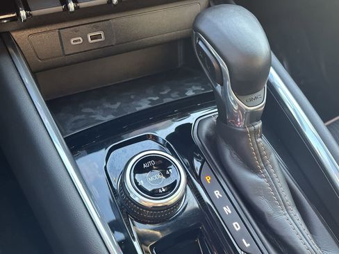 Used 2024 GMC Canyon AT4 w/ Technology Package image 26