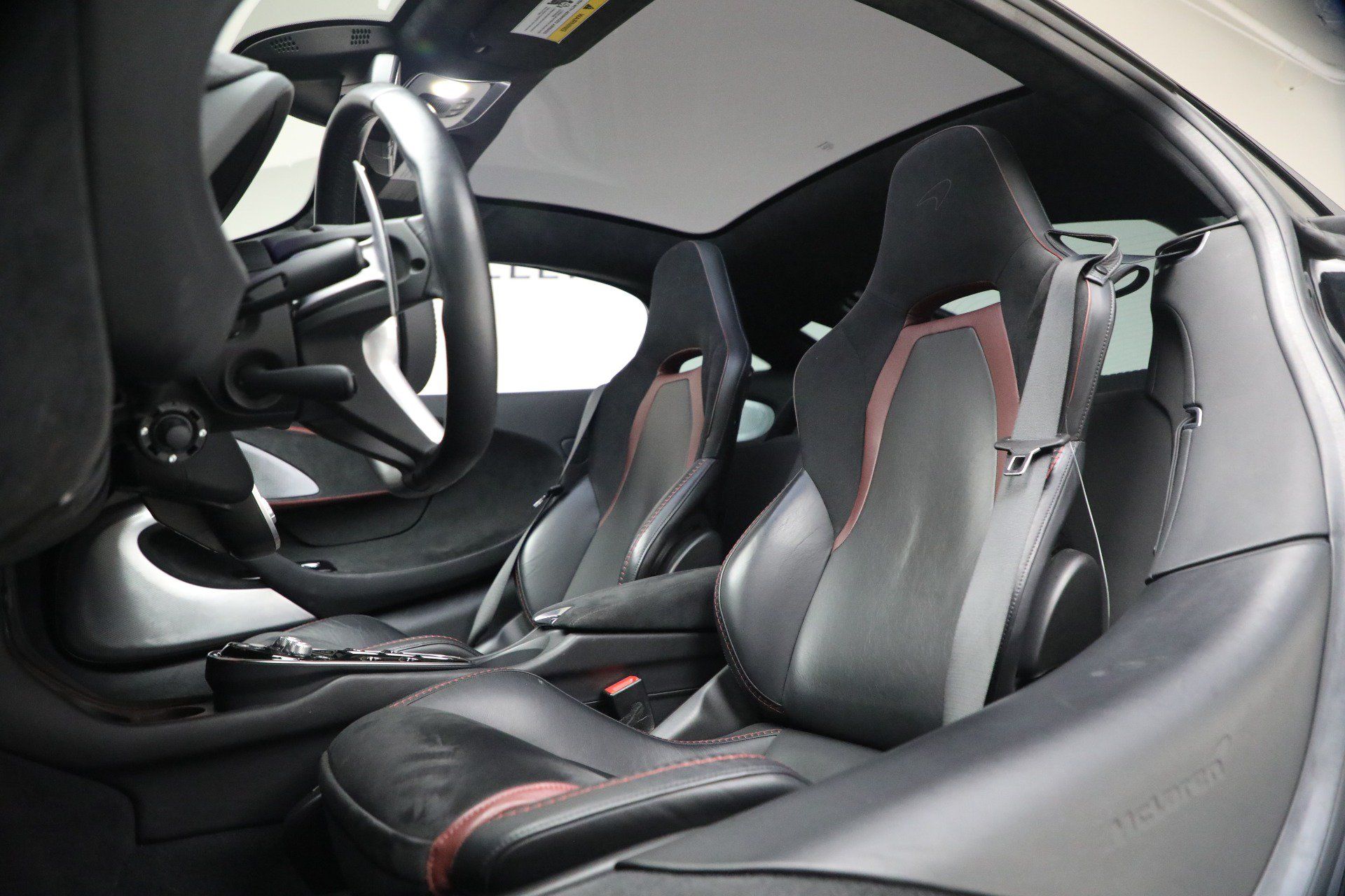 Used 2023 McLaren GT RWD image 21