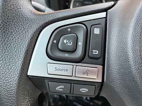 Used 2017 Subaru Forester 2.5i AWD/4WD image 22