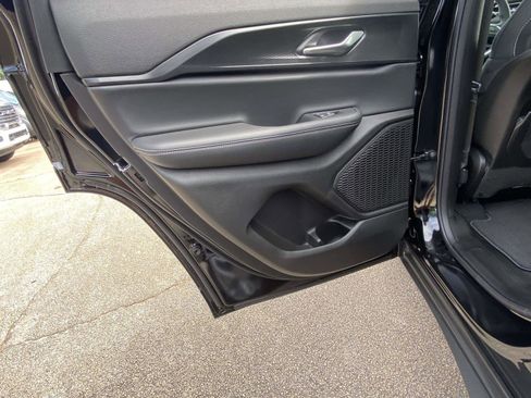 New 2025 Jeep Grand Cherokee Laredo X image 10