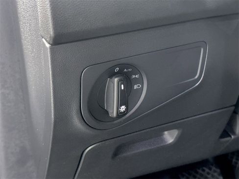 Used 2022 Volkswagen Tiguan S image 13