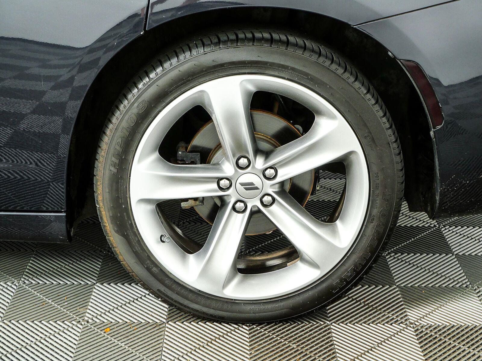 Used 2018 Dodge Charger R/T RWD image 35