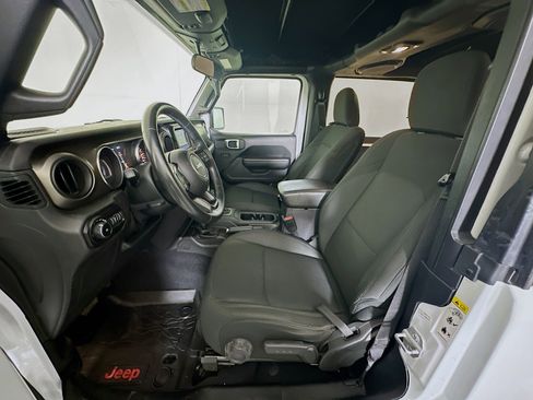 Used 2018 Jeep Wrangler Sport image 13