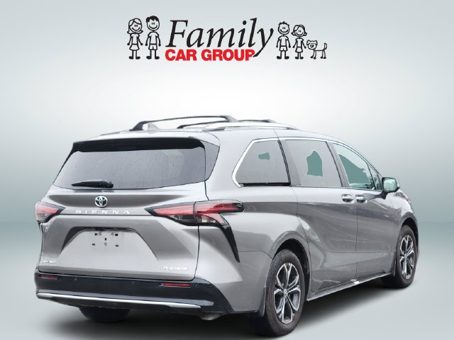 Used 2026 Toyota Sienna Platinum AWD/4WD image 4