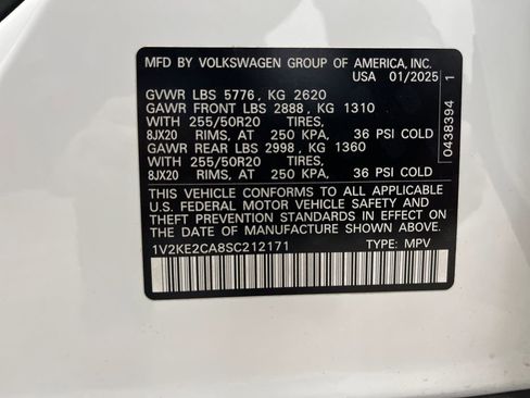 Used 2025 Volkswagen Atlas Cross Sport SE w/ Panoramic Sunroof Package image 39