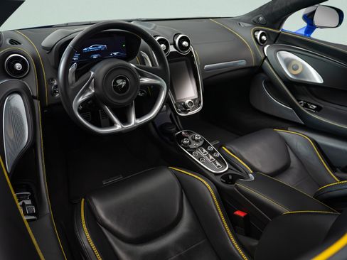 Used 2023 McLaren GT RWD image 7