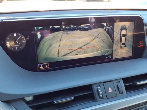 Used 2019 Lexus ES 300h w/ Luxury Package image 26