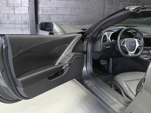 Used 2016 Chevrolet Corvette Stingray Coupe w/ 2LT Preferred Equipment Group image 33