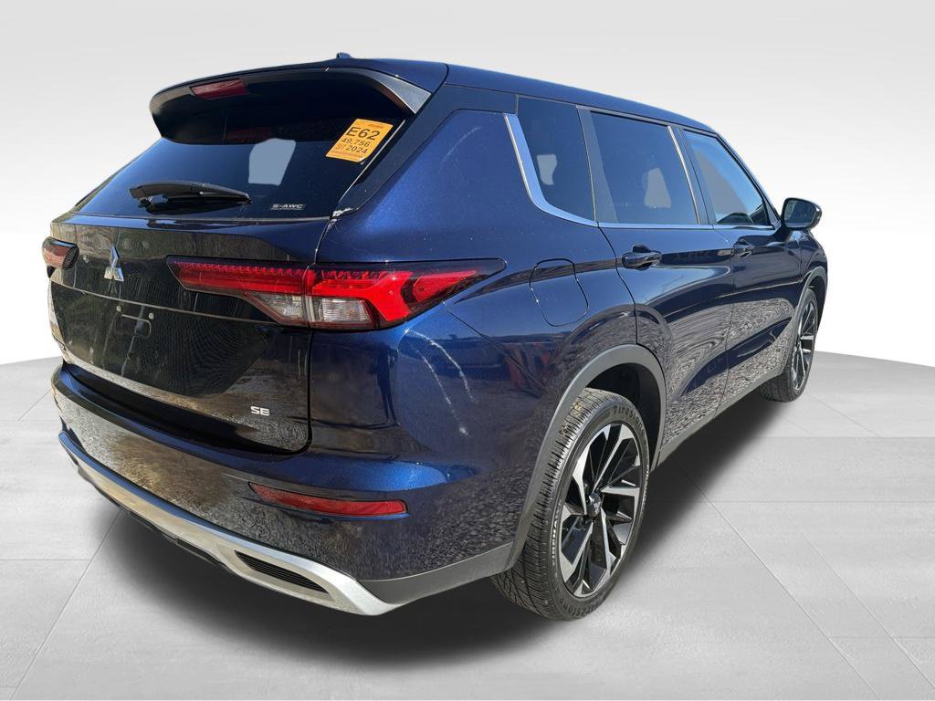 Used 2024 Mitsubishi Outlander SE Black Edition AWD/4WD image 13