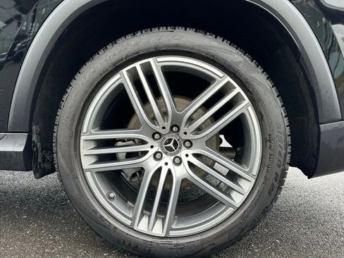 Used 2025 Mercedes-Benz GLS 450 4MATIC image 11