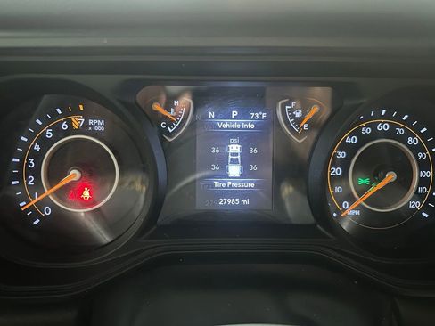 Used 2024 Jeep Gladiator Sport AWD/4WD image 16