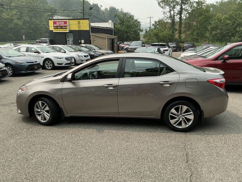 Used 2014 Toyota Corolla LE FWD image 9